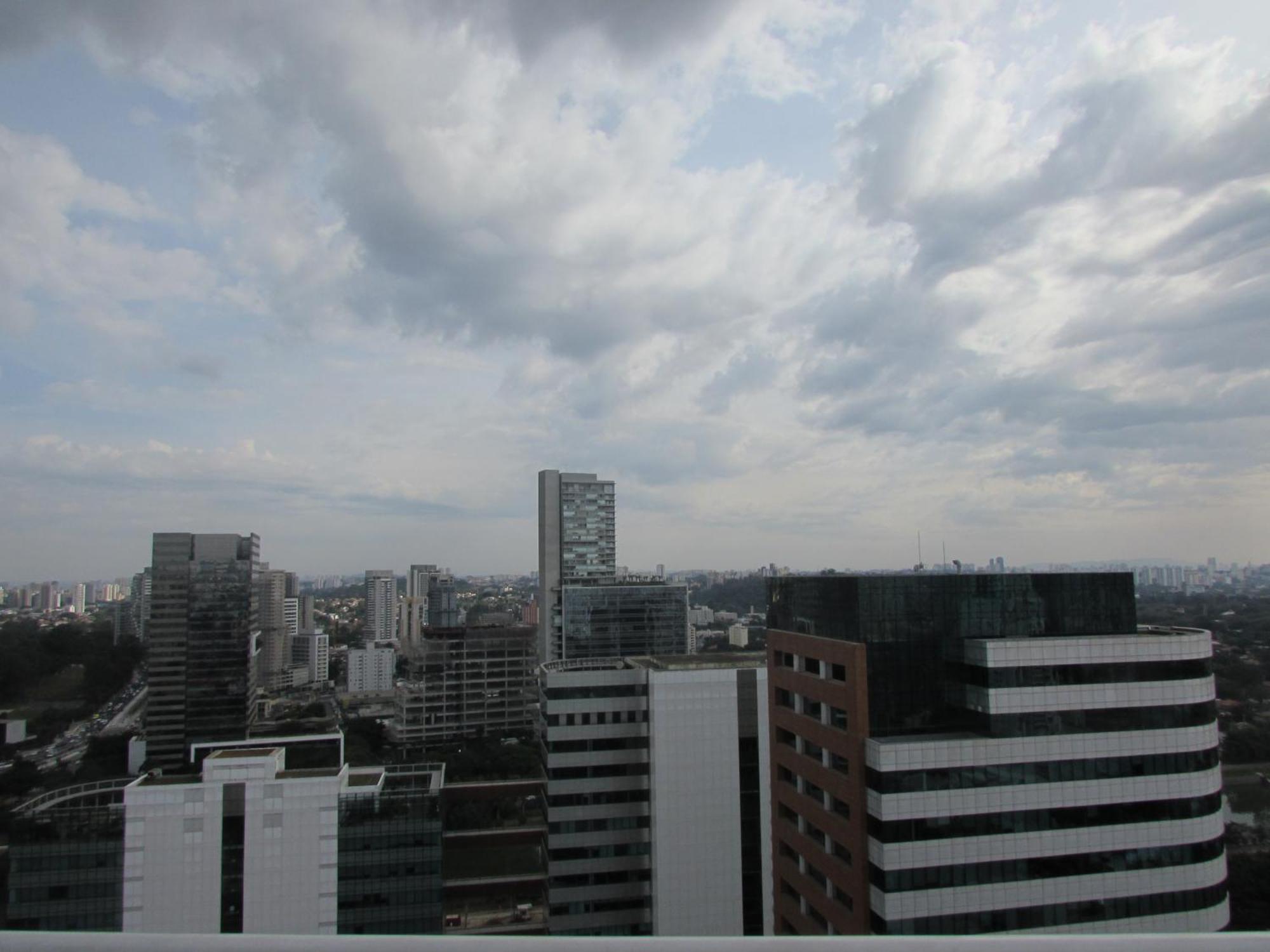 Summit , Metro Pinheiros *